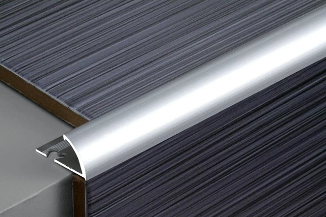 Z8, Profil aluminiu pentru gresie 8mm, colț exterior, 2,5m, Polish Silver 2