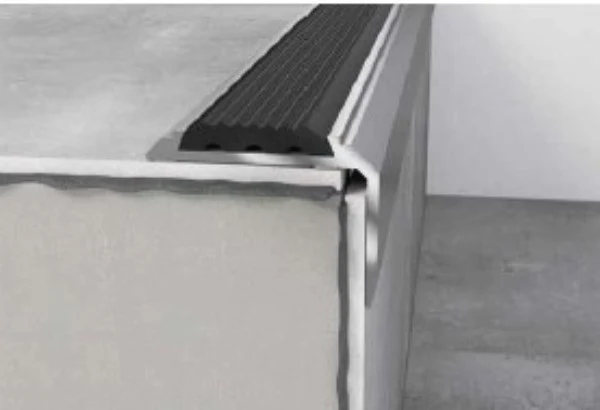 C1, Bandă antiderapantă din cauciuc pentru profile din aluminiu, 2 m 2