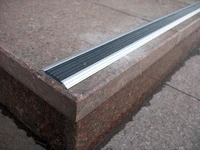 P1, Profil plat antiderapant 0.9 m, Silver Matt 2