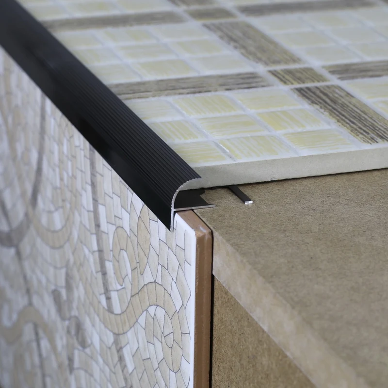 R10, Profil din aluminiu pentru trepte, 10x10 mm, Champagne, 2.5 m 2